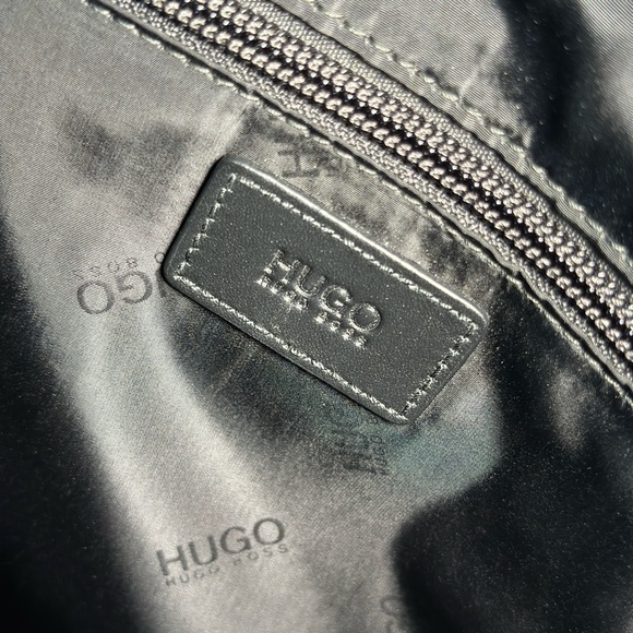 HUGO BOSS SINGLE DOCUMENT CASE IN LEATHER - Picture 3 of 9